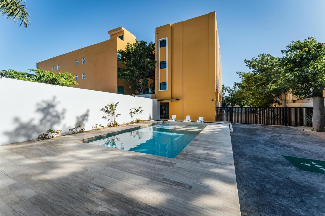 Hotel Mid Project Merida Bagian luar foto