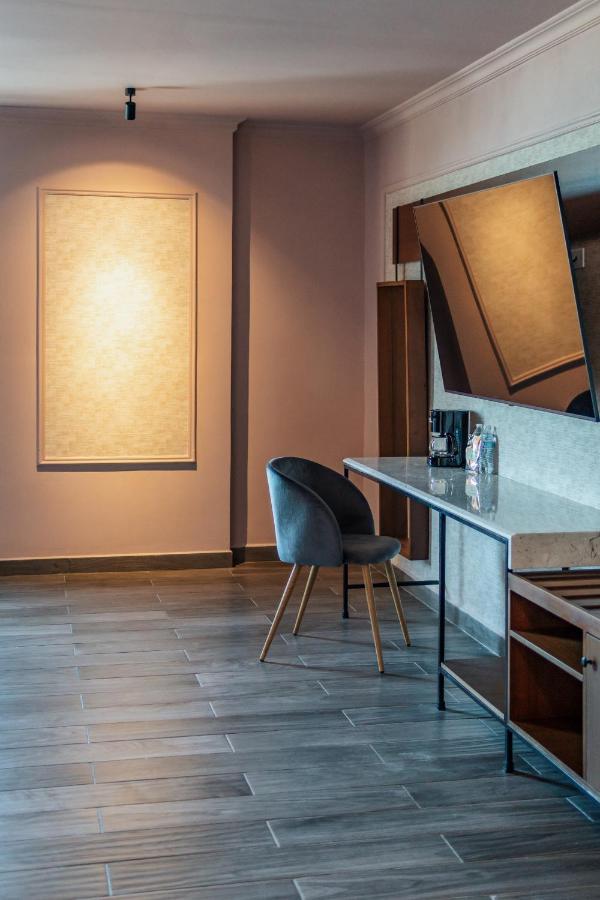 Hotel Mid Project Merida Bagian luar foto