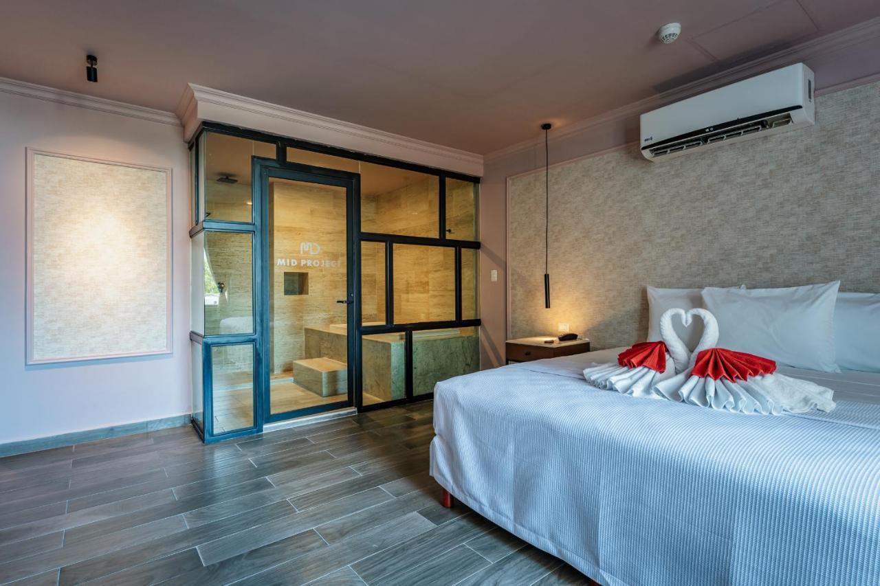 Hotel Mid Project Merida Bagian luar foto