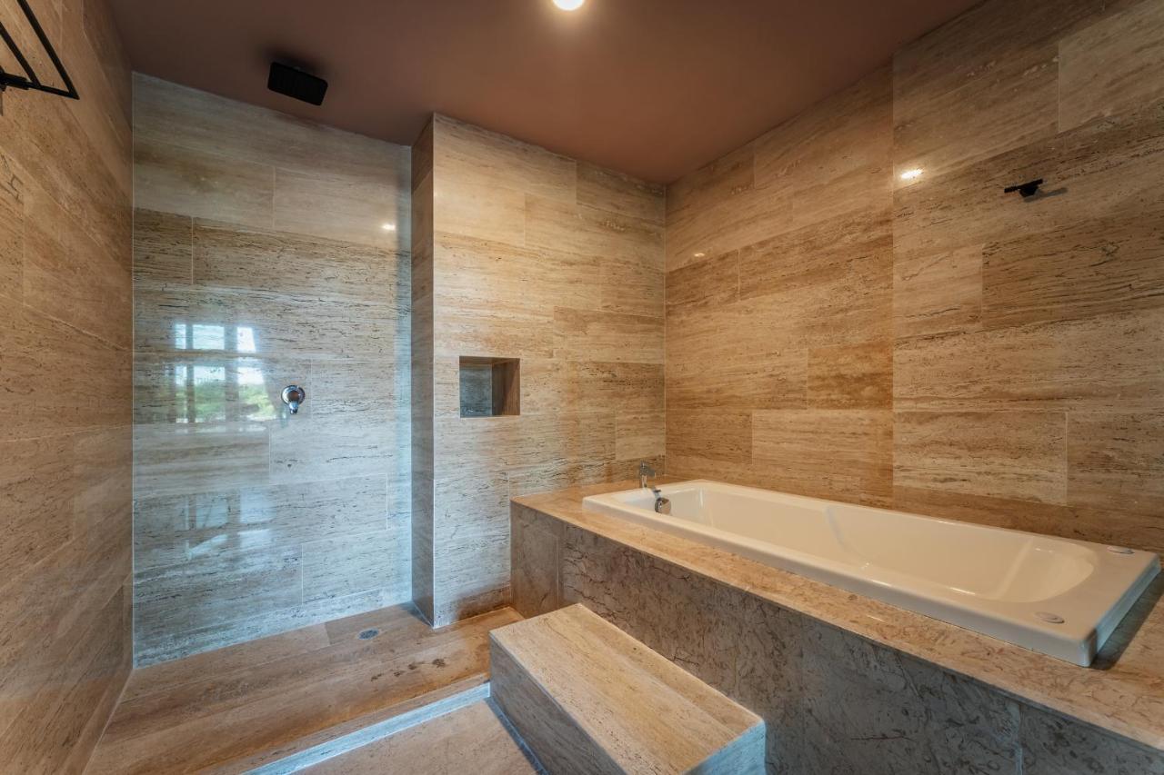 Hotel Mid Project Merida Bagian luar foto